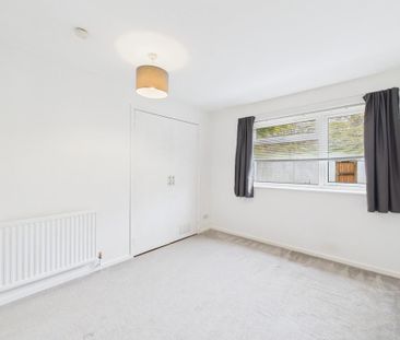 2 bedroom end of terrace house to rent - Photo 4