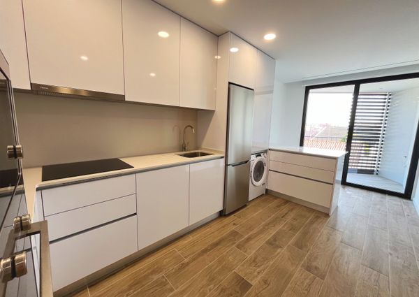2 bedroom flat as new for rent in Aradas!