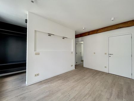 CHATELAIN : Magnificent triplex completely renovated - Foto 4