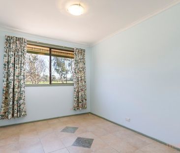 1 Warby Place, Charnwood ACT 2615 - House For Rent | Domain - Photo 5