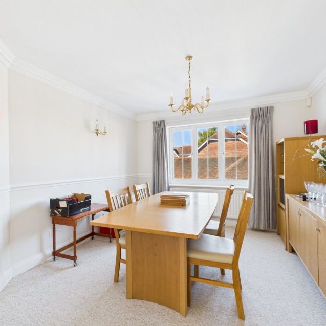 Oakfield Close, Amersham, Buckinghamshire,HP6 - Photo 1