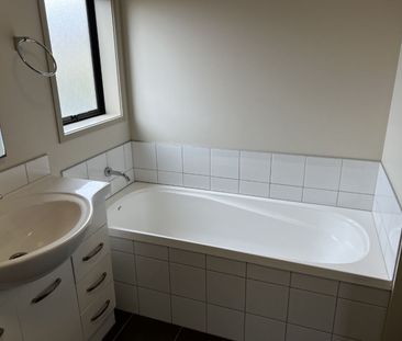 228/172 McLeod Road Te Atatu South - St Clair Village Ã¢€“ Beautifu... - Photo 4