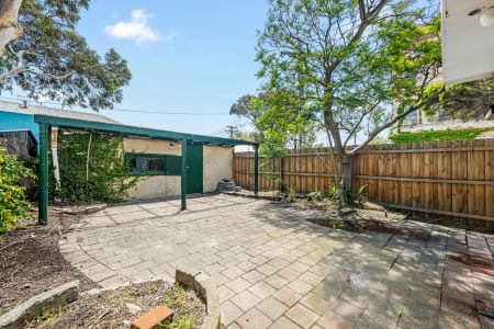 Move-In Ready 2-Bedroom Home in Prime Brunswick West Location - Photo 3