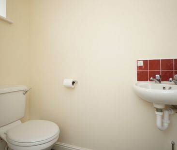 Redbarn Drive, York - Photo 2