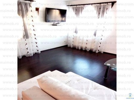 Inchiriere vila de lux 4 camere Exterior Est - Fotografie 3