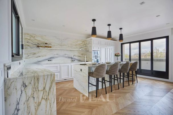 Location appartement, Paris 7ème (75007), 7 pièces, 261.82 m², ref 86384130 - Photo 1