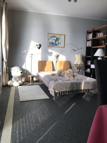 Donauparkblick! Spacious studio apartment on a higher floor for short or long term rent! - Photo 5