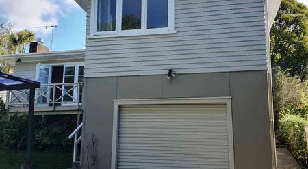 Charming 3BR Home in Avondale - Photo 3