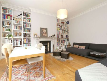 A well presented two bed apartment in the heart of Canonbury one of Islington's most beautiful conservation areas. - Photo 2
