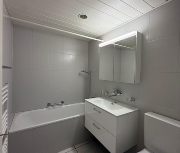 Sanierte 2-Zimmerwohnung mit Balkon im 1. Stock - Photo 3