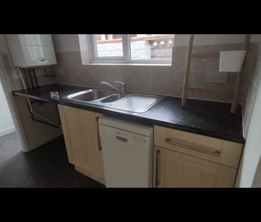 3 Bed Terraced House, Elgar Road, RG2 - Photo 3