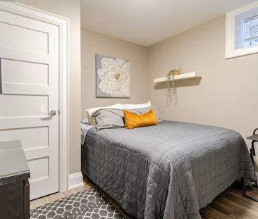 For Lease - 30 Rhydwen Avenue Unit# Lower, Toronto, Ontario - Photo 2