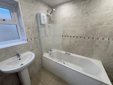 3 bedroom terraced house to rent - Photo 5