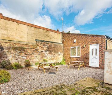 2 bedroom flat to rent - Photo 6