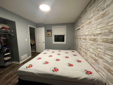 For Lease - 231 Inglis Court, North Dumfries, Ontario - Photo 2