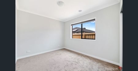 Beautiful 3 Bedroom House - Photo 3