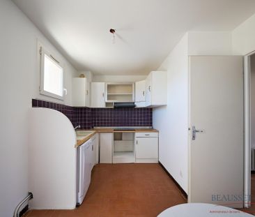 Location Appartement 3 pièces 61m² LE BEAUSSET 83330 - Photo 3