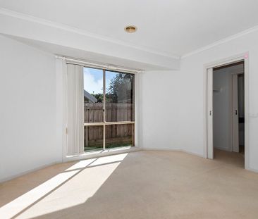 Stylish, Spacious & Ideally Located - Photo 5