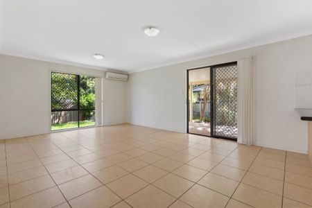 Spacious Family Home in a Peaceful Carindale Pocket - Photo 2