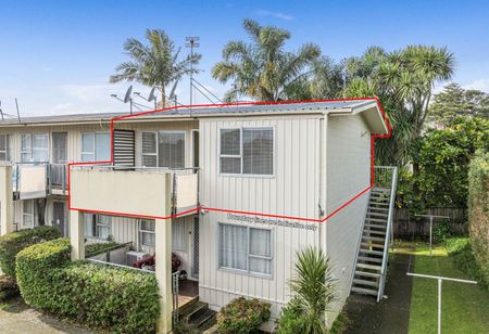 Bright one bedroom in Mt Eden - Photo 2