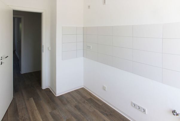 4-Raum-Wohnung mit Aufzug + Balkon, im Stadtzentrum - Photo 1