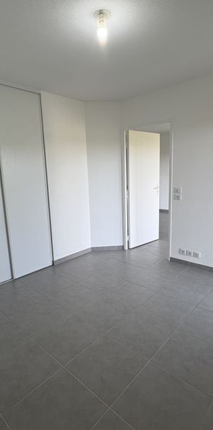 Location Appartement 2 pièces 45m² AIX EN PROVENCE 90ème - Photo 1