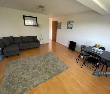 2 bedroom flat to rent - Photo 2