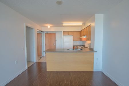 For Lease - 9017 Leslie Street Unit# 316, Richmond Hill, Ontario - Photo 3