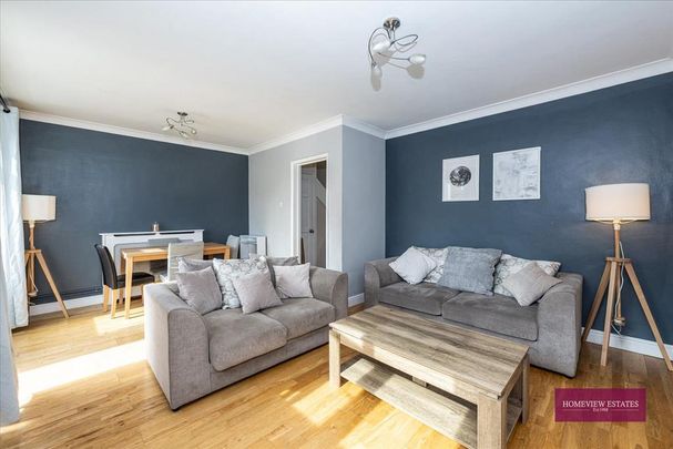 3 bedroom flat to rent - Photo 1