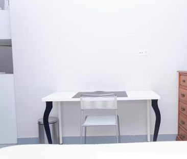 Carrer de les Balears, Barcelona, Catalonia 08023 - Photo 2