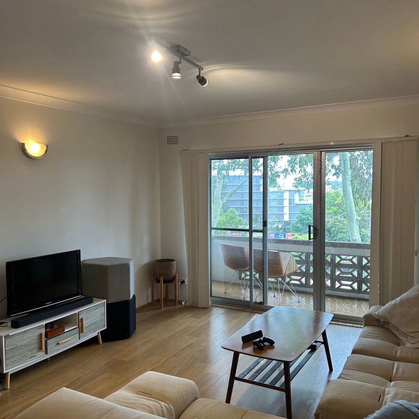 Marrickville - Photo 1