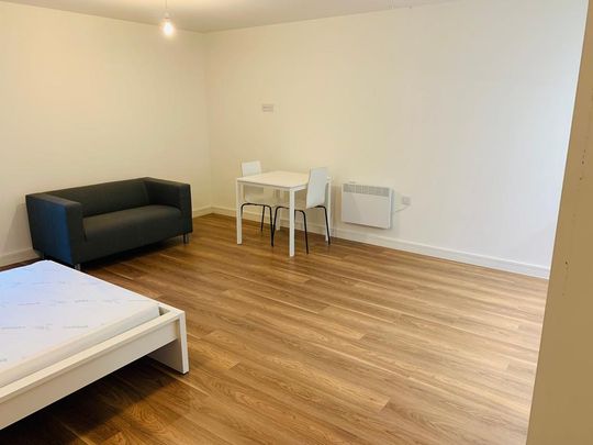 Studio to rent - Photo 1