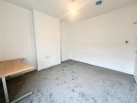 4 bedroom terraced house to rent - Photo 2