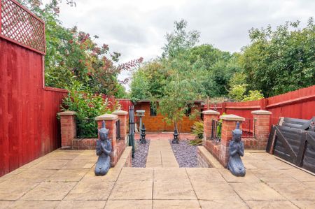 2 bedroom terraced house - Photo 2