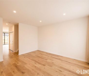 8 Waring Street, Keysborough, Vic 3173 - Photo 1