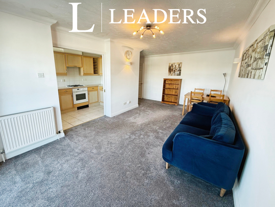 2 bedroom flat to rent - Photo 1