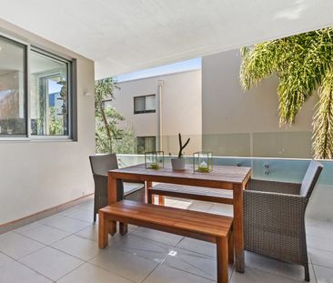 Unique & Stylish Apartment - Photo 5