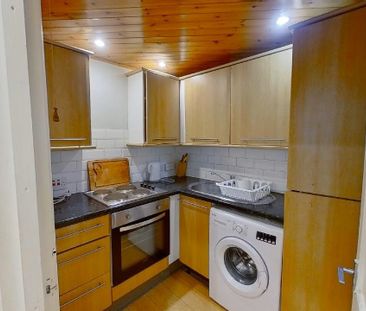 Room in a Shared Flat, Parkside Street, EH8 - Photo 1