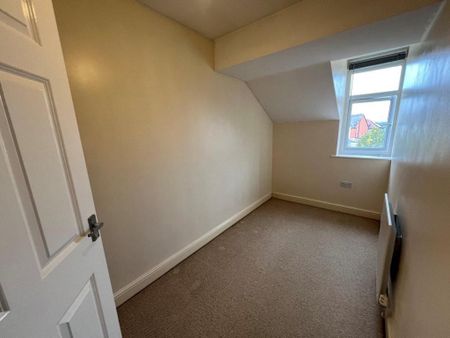 3 bedroom end of terrace house to rent - Photo 4