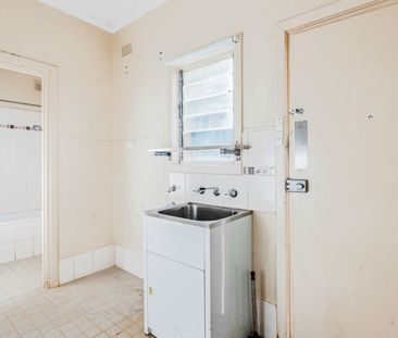 Neat, Low-Maintenance Living in a Convenient Location - Photo 2