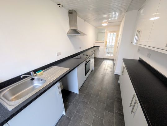 A 3 Bedroom Terraced - Photo 1