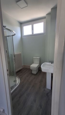 Location Maison 6 pièces 138m² ST SEVERIN 16390 - Photo 5