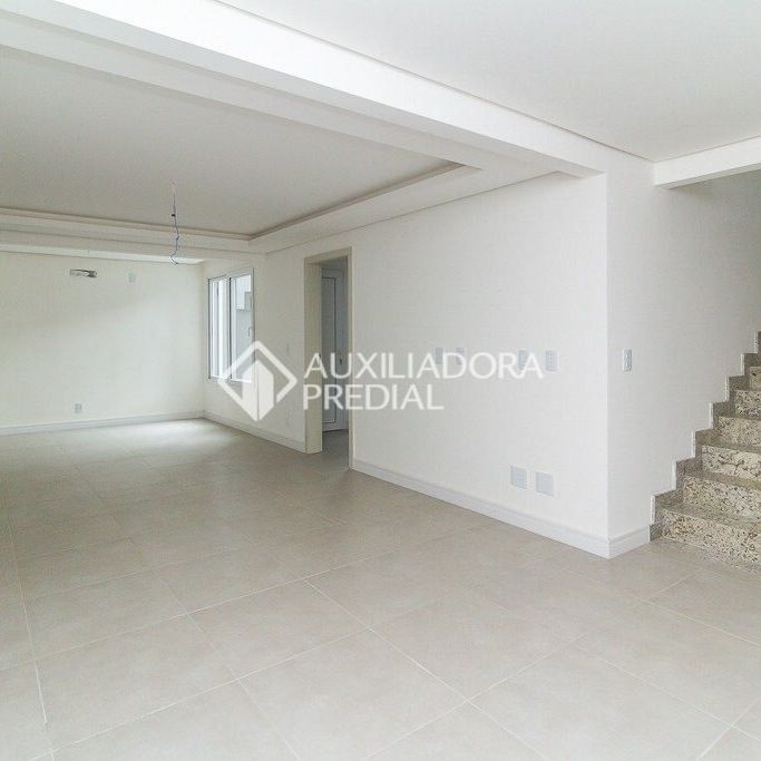 Casa em Condomínio com 4 quartos e 280m² para alugar em Tristeza, Porto Alegre. - Photo 1