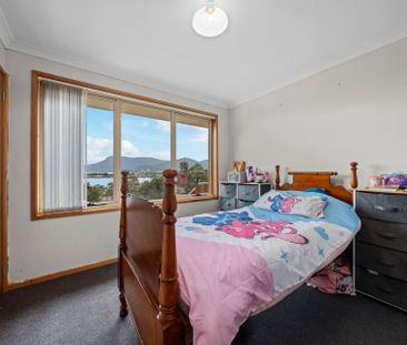 Comfortable Living and Fantastic Views - Photo 3