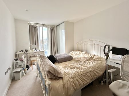 Goldhawk Road, London - Photo 3