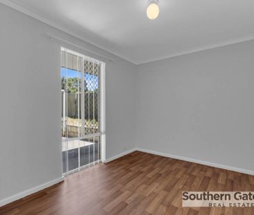 3x1 HOME IN CONVENIENT LOCATION - Photo 4