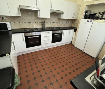 8 bedroom house share to rent - Photo 6