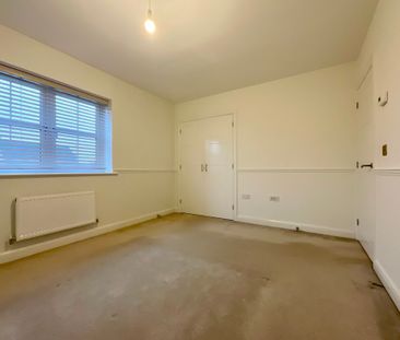2 bedroom End Terraced House to let - Photo 5