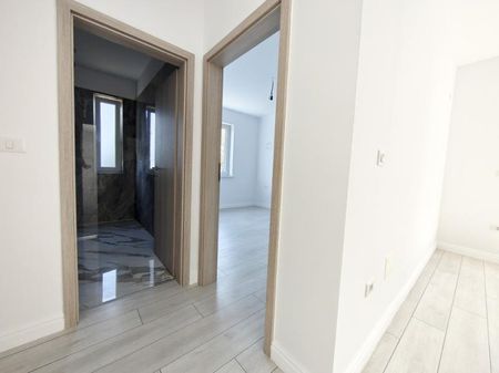 Apartament cu 2 camere 47 mp decomandat | Centrala Proprie | Zona Giroc - Photo 2