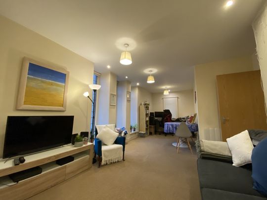 Adamsdown Church, Adamsdown Square - Photo 1